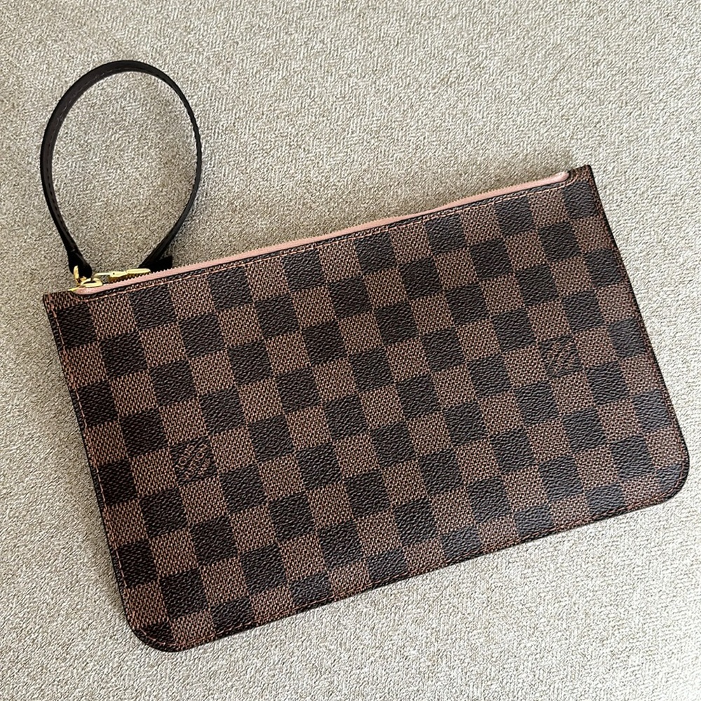 ✨Authentic✨ Louis Vuitton Neverfull DE Pouch Only